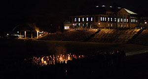Click to Enter 'Homecoming Bonfire 2004' Section